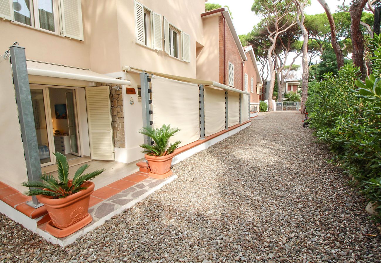 Marina di Grosseto - L'Oblò Apartment - The driveway